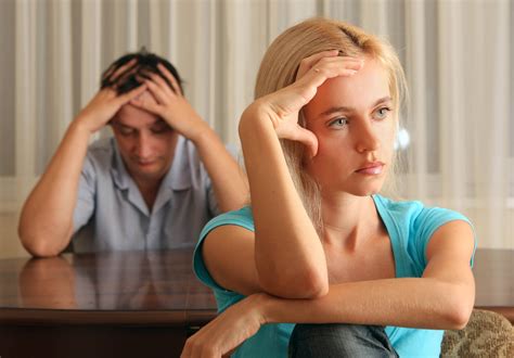 Download Break Up Couple Arguing Wallpaper