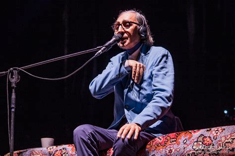 Unfortunately, his prolific output is not supported by adequate quality, and most of his recordings are mediocre at best in each of the genres he tries. Franco Battiato a Suoni di Marca 2017: report e foto del concerto - Concertionline.com