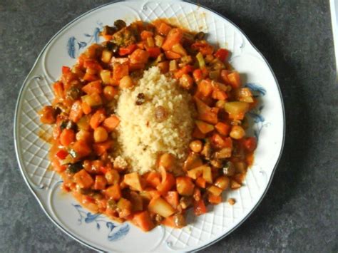 A general rule is that 100g couscous per person is sufficient. Couscous (fein) - Rezept mit Bild - kochbar.de