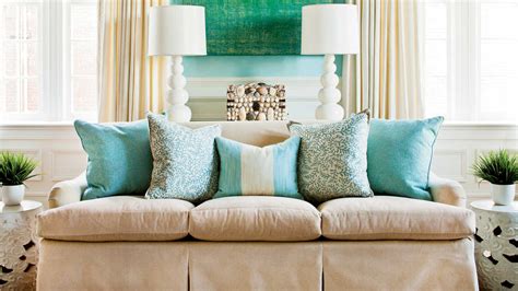 They work together to tell a story or to give off a certain decorative vibe! How To Arrange Sofa Pillows - Southern Living