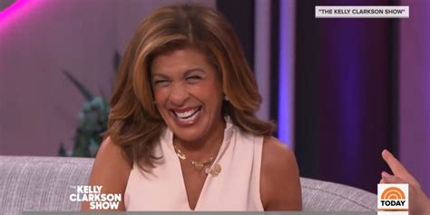 VIDEO Hoda Kotb Tells Kelly Clarkson About Her Weirdest Habit