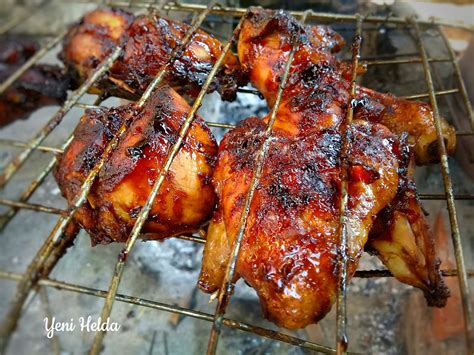 Bawang merah 1/2 sdt terasi, bakar • cabe merah besar • cabe rawit, sesuai selera • garam, gula merah dan kaldu jamur • jeruk limo/ jeruk sambal • minyak secukupnya utk menumis (agak dibanyakin) mama shant's corner. Resep ayam bakar kecap (sederhana dan menggugah selera ...