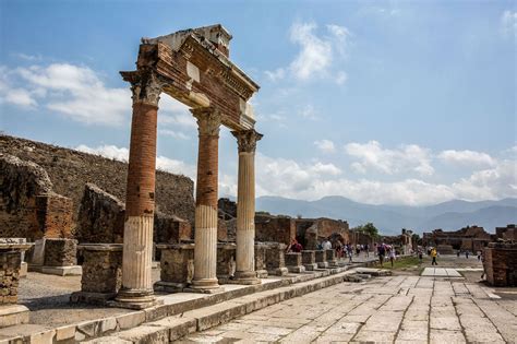 Archaeology Pompeii The Life Of A Roman Town Research Guides At