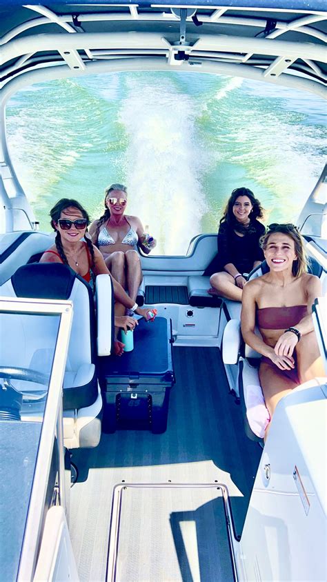 FunDay Getaway! Captain Included! 24' twin engine jet boat | Getmyboat