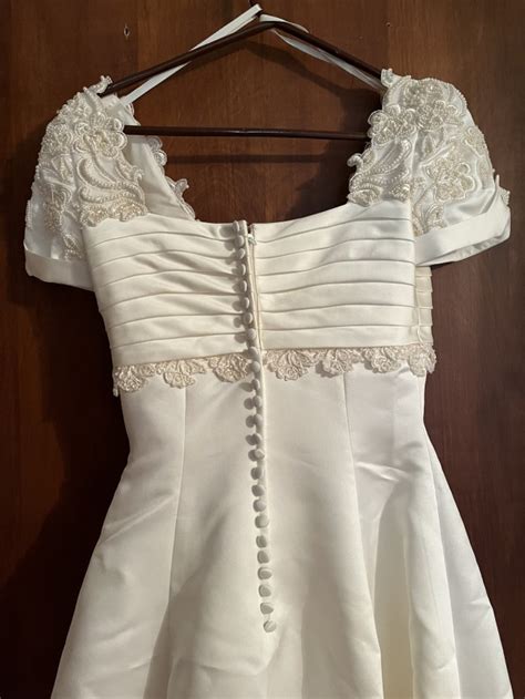 Amy Lee Hilton Bridal Wedding Dress Stillwhite