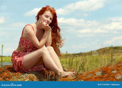 Ruda seksowna kobieta zdjęcie stock Obraz złożonej z romantyczny
