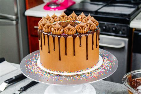 How To Make A Chocolate Drip Cake Easy Recipe Video Tutorial