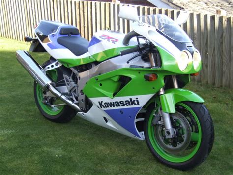 Mangels zeit trennen wir uns von diesem schönen projekt. Kawasaki Kawasaki ZXR750R - Moto.ZombDrive.COM