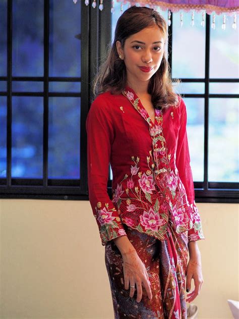 Noura Wearing Peranakan Nyonya Kebaya Model Dress Kebaya Batik