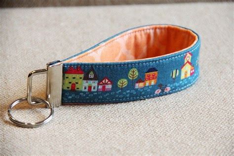 Tutorial Key Fob Wristlet Sewing Craftgossip Key Fobs Wristlet