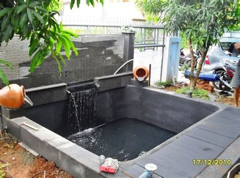 Maka alangkah baiknya, kita yang tinggal di wilayah tropis memiliki kolam ikan hias di teras rumah minimalis kita. Desain Kolam Ikan Minimalis untuk Ikan Hias di Dalam Rumah ...