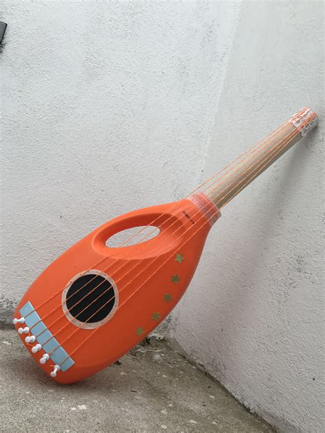 Guitarra Hecha De Material Reciclado Necesitas Botella De Suaviz
