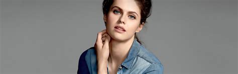 3440x1080 Model Alexandra Daddario Blue Eyes 3440x1080 Resolution