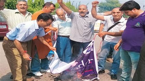 kashmiri pandit groups seek ban on haider india today