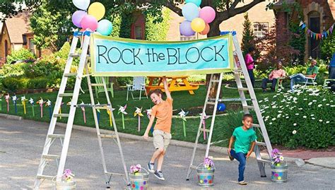 Learn How To Organize A Neighborhood Block Party Summer Block Party Neighborhood Block Party