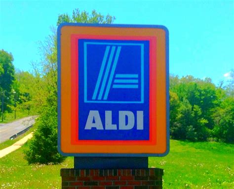 Site design consisted of site layout for the building and pavement, grading and drainage, utility services to master infrastructure, landscape and irrigation, coordination with franchise utilities and permitting through the city of. Aldi Food Market Grocery Store signs. 5/2014 | Aldi Food ...