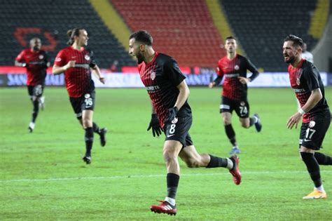 Statistici carieră (titularizări, goluri, cartonașe) și istoric transferuri. Süper Lig: Gaziantep FK: 1 - Hatayspor: 0 (İlk yarı ...