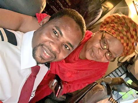 Nigerian Pilot Excited After Flying His Mom Poses With Her In The Cockpit Pics Travel Nigeria