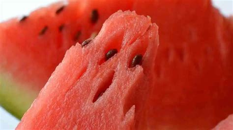 How Many Calories In 1 Cup Of Watermelon Is It Good For Losing Weight