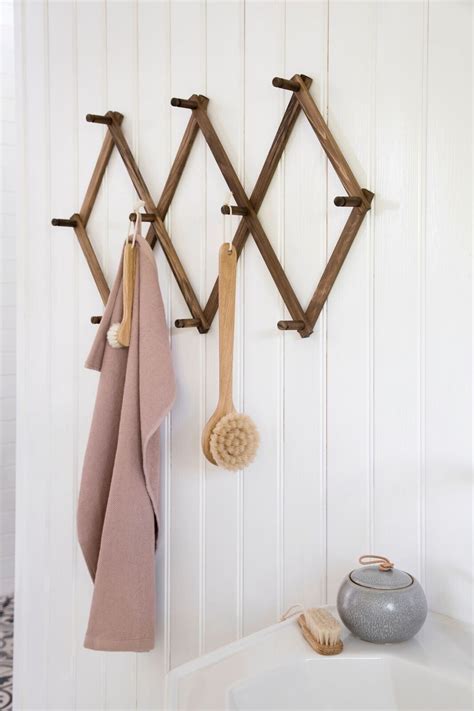 Check Out At This Classic Accordion Coat Rack Which Can Be Contracted