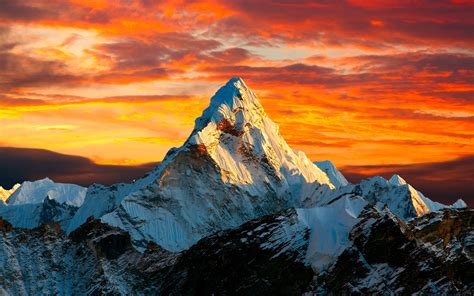 El Tope De Las Montañas Del Himalaya Al Atardecer Fondo De Pantalla 4k