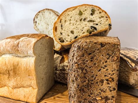 The History Of Bread From Ancient Flatbread To Sliced Bread Manyeats