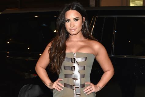 Demi Lovato Showed Off Her Extra Fat On Instagram To Make An