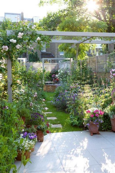 60 Amazing Small Garden Design Ideas 4