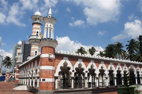 Jamek Mosque In Kuala Lumpur Description Opening Hours Entrance Fee