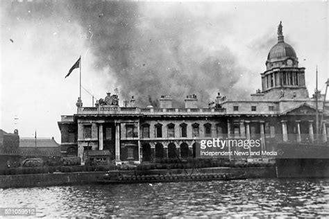 Fire At Custom House Photos And Premium High Res Pictures Getty Images