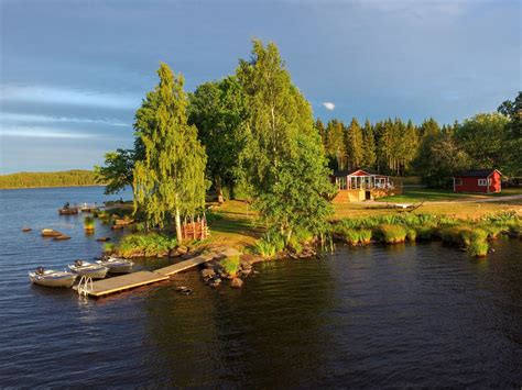 Unsere ferienhäuser am meer das skandinavische land schweden liegt direkt an der ostsee und weist eine küstenlänge von 3.218 kilometern auf. Ferienhaus direkt am See für Angler, Vetlanda, Herr ...