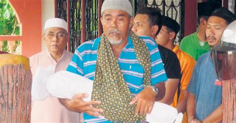 Bayi berkenaan meninggal dunia pada 10.30 pagi semalam selepas dua hari dilaporkan kritikal di hospital serdang dekat sini. Info To Share: Bayi Mati Didera Kekasih Ibu, Nur ...