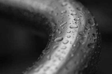3840x2560 Black And White Close Up Dark Dew Droplet Droplets