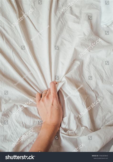 716 Hand gripping sheets 이미지 스톡 사진 및 벡터 Shutterstock