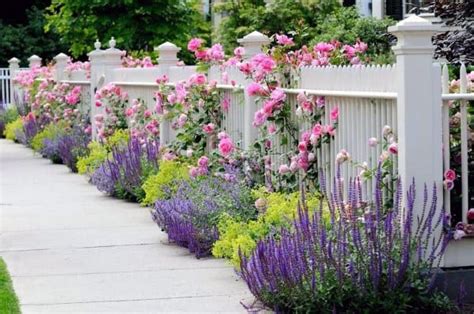 51 Front Yard Fence Ideas To Transform Your Outdoor Space