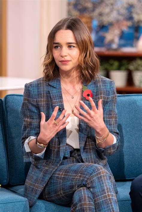 She studied at the drama centre london, appearing in a number of stage productions. Эмилия Кларк - Emilia Clarke фото №1232132 - Emilia Clarke ...