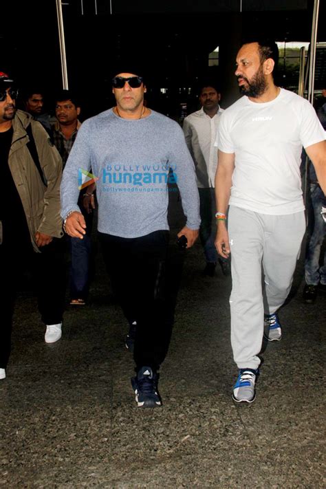 Salman Khan Returns From Da Bangg Tour Concert In New Zealand Parties And Events Bollywood Hungama