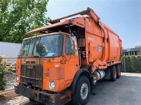 2009 Autocar Mamoth Front End Loader Garbage Truck