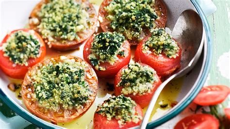 Tomates farcies à la provençale facile découvrez les recettes de cuisine de Femme Actuelle Le MAG