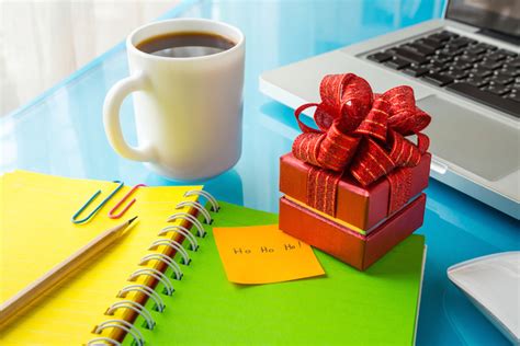 Office staffs are more or less quite large. Gifts for Employees - Great Gifts for Your Staff
