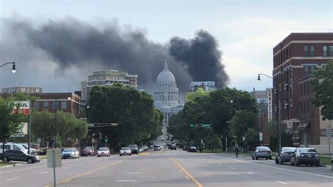 Madison Gas And Electric Wisconsin Fire Thousands Without Power