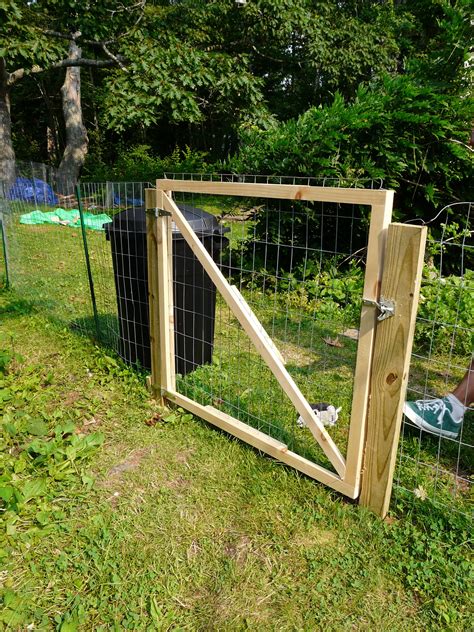 The moment lozada saw those cacti, it brought back childhood memories of his venezuelan home. temporary gate - Google Search | Fence landscaping, Garden ...