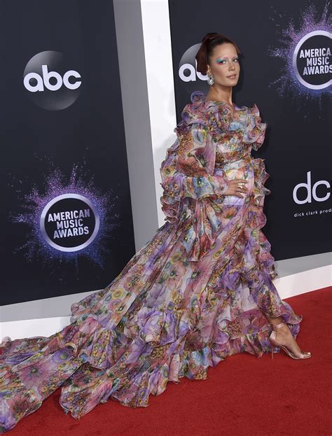 American Music Awards 2019 Best And Worst Dressed Stars On The Red