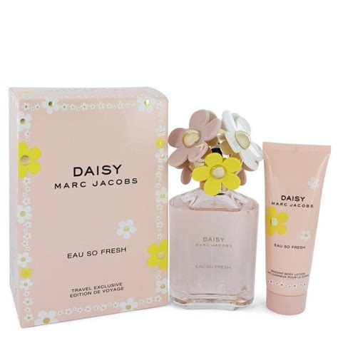 Daisy Eau So Fresh By Marc Jacobs Gift Set 4 2 Oz Eau De Toilette