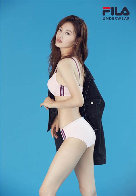 Hot Sexy Jeon Jong Seo Bikini Pics