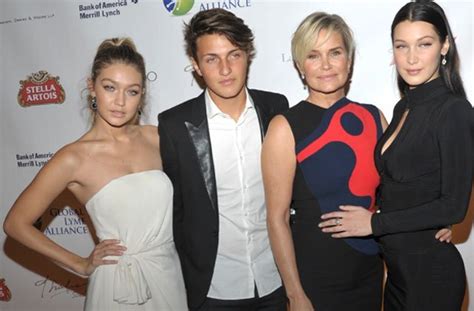 Mohamed hadid is officially downsizing. Yolanda Back Together With Mohamed Hadid | Radar Online