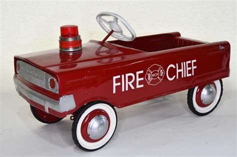 Lot Murray Fire Chief Pedal Car