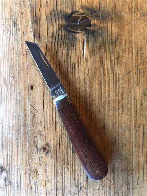 A Wright And Son Sheffield England Small Sheepsfoot Knife With Rosewood