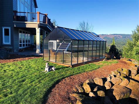 Why A Greenhouse Is A Perfect T For The Holidays — Grassroots