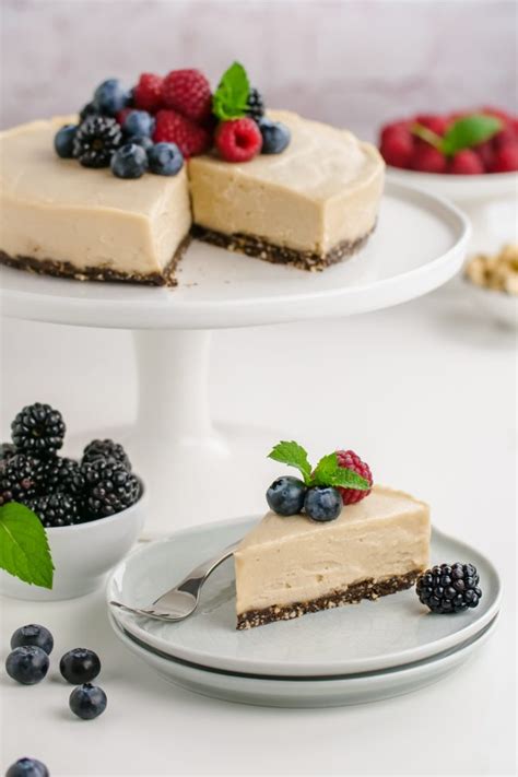 Without it the cheesecake filling is still creamy but denser. Vegan Cheesecake Recipe - Texanerin Baking | Vegan ...